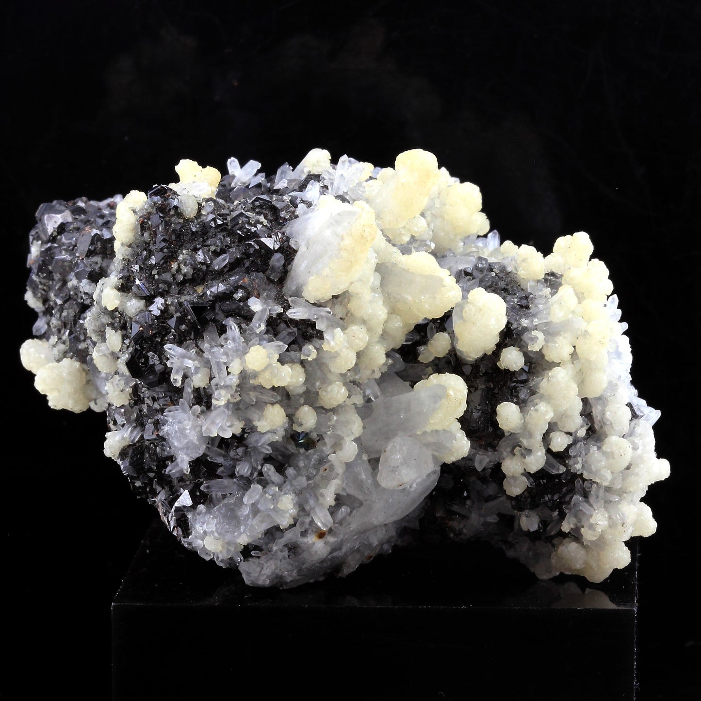 Sphalerite, Calcite, Quartz. 724.5 carats. Herja Mine, Maramureș, Roumanie