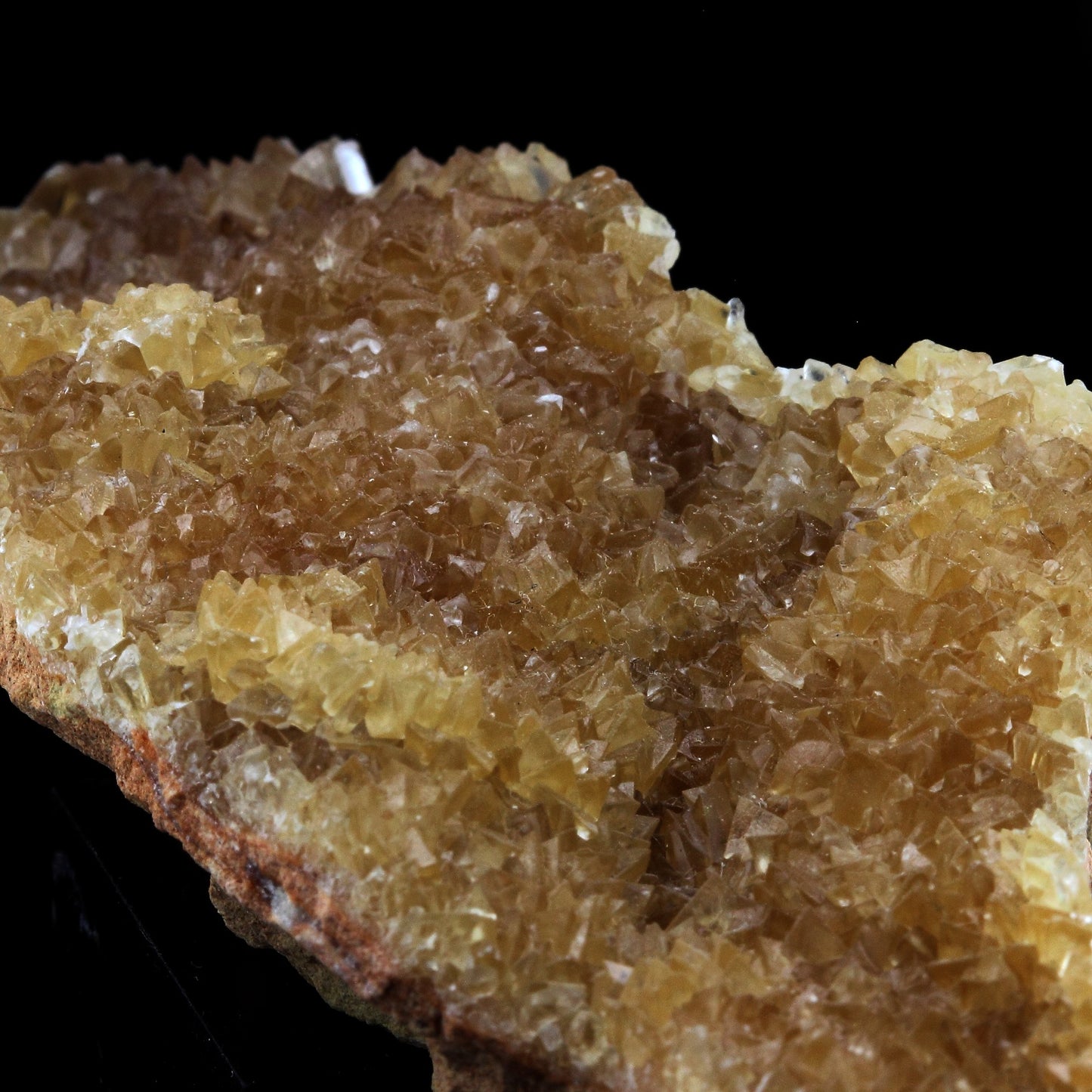 Calcite. 420.0 carats. Belmont-d'Azergues, Villefranche-sur-Saône, Rhône, France