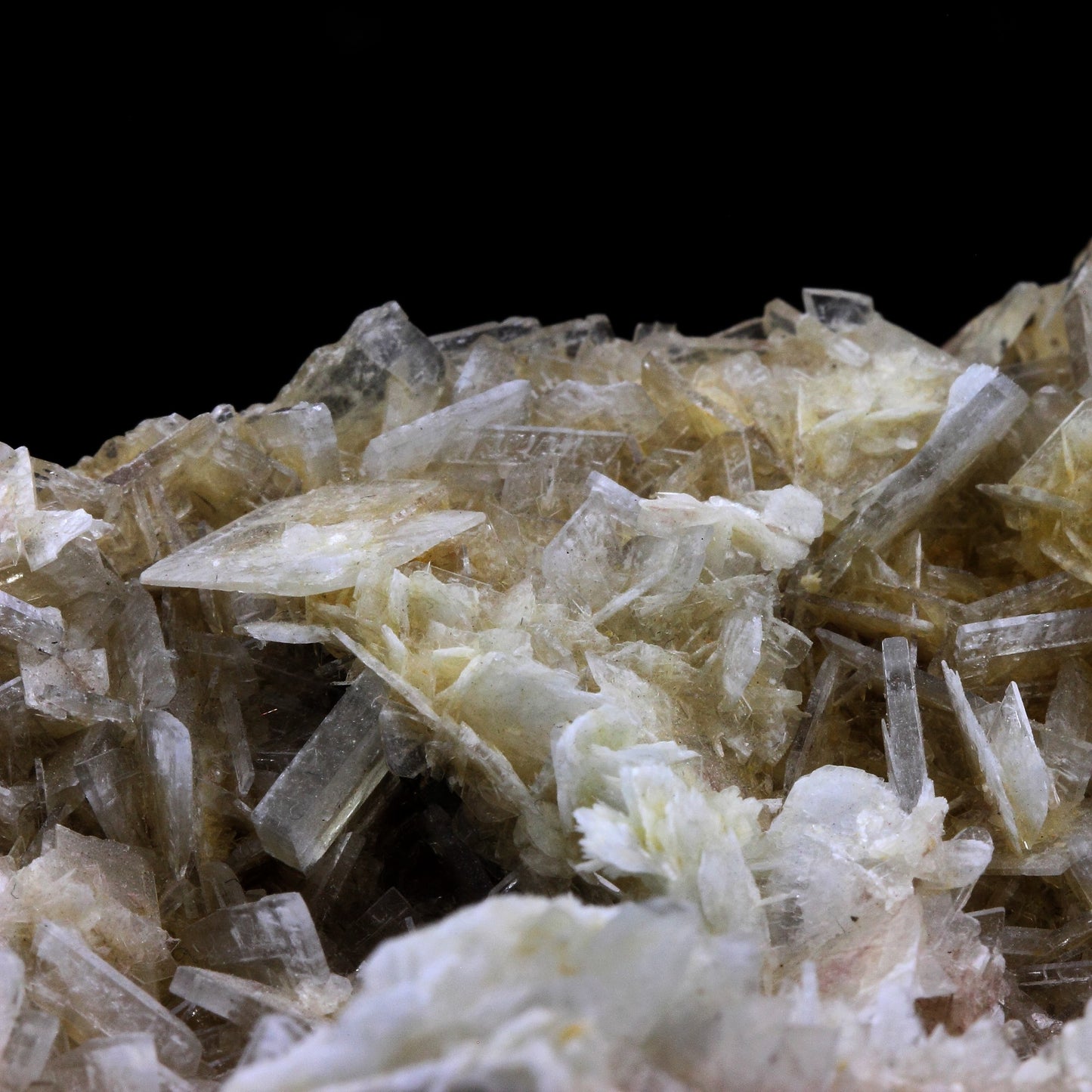 Baryte. 2223.0 carats. Cavnic Mine, Maramureș Co., Roumanie