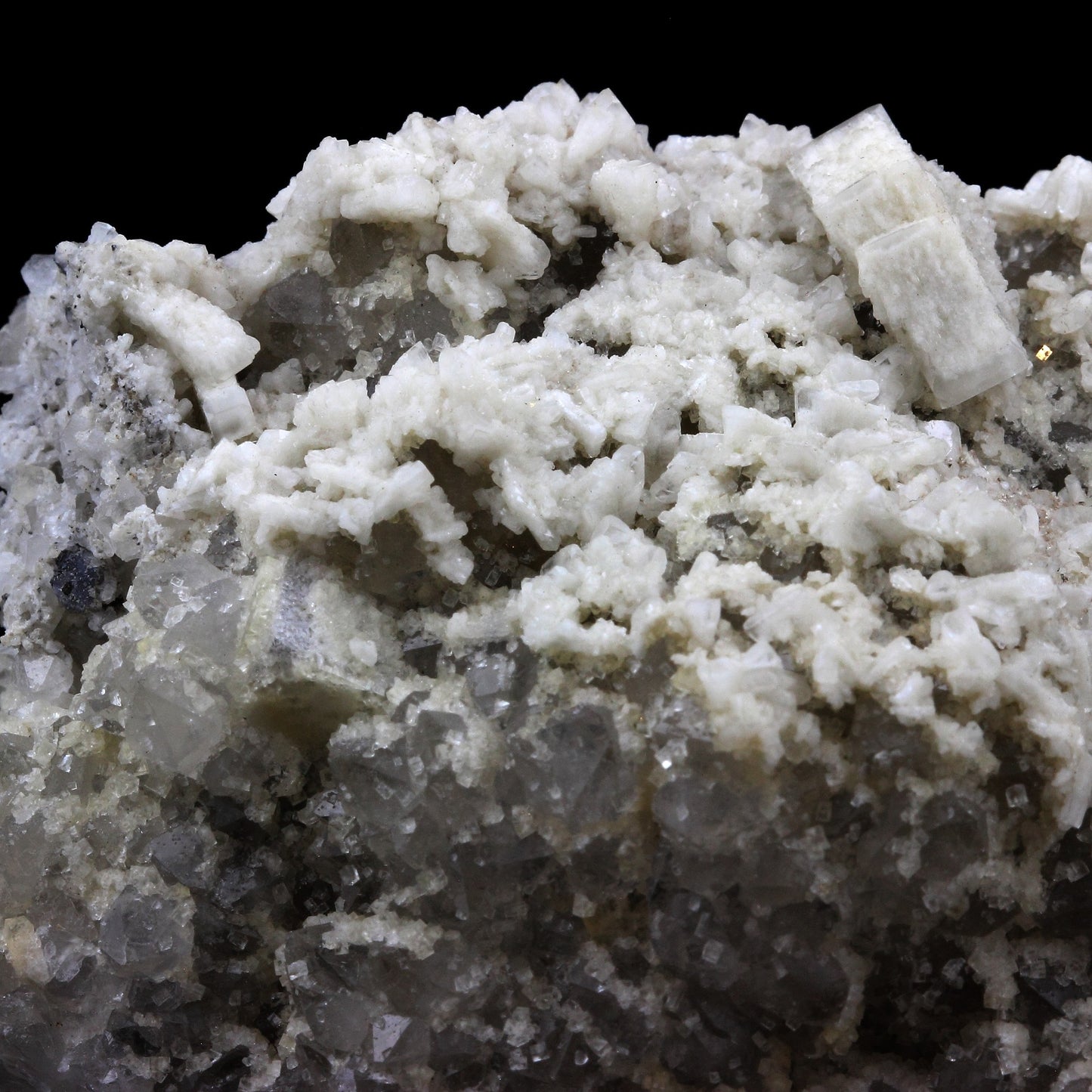 Baryte + Fluorite + Quartz + Sphalerite. 1320.0 carats. Fontsante, Var, France