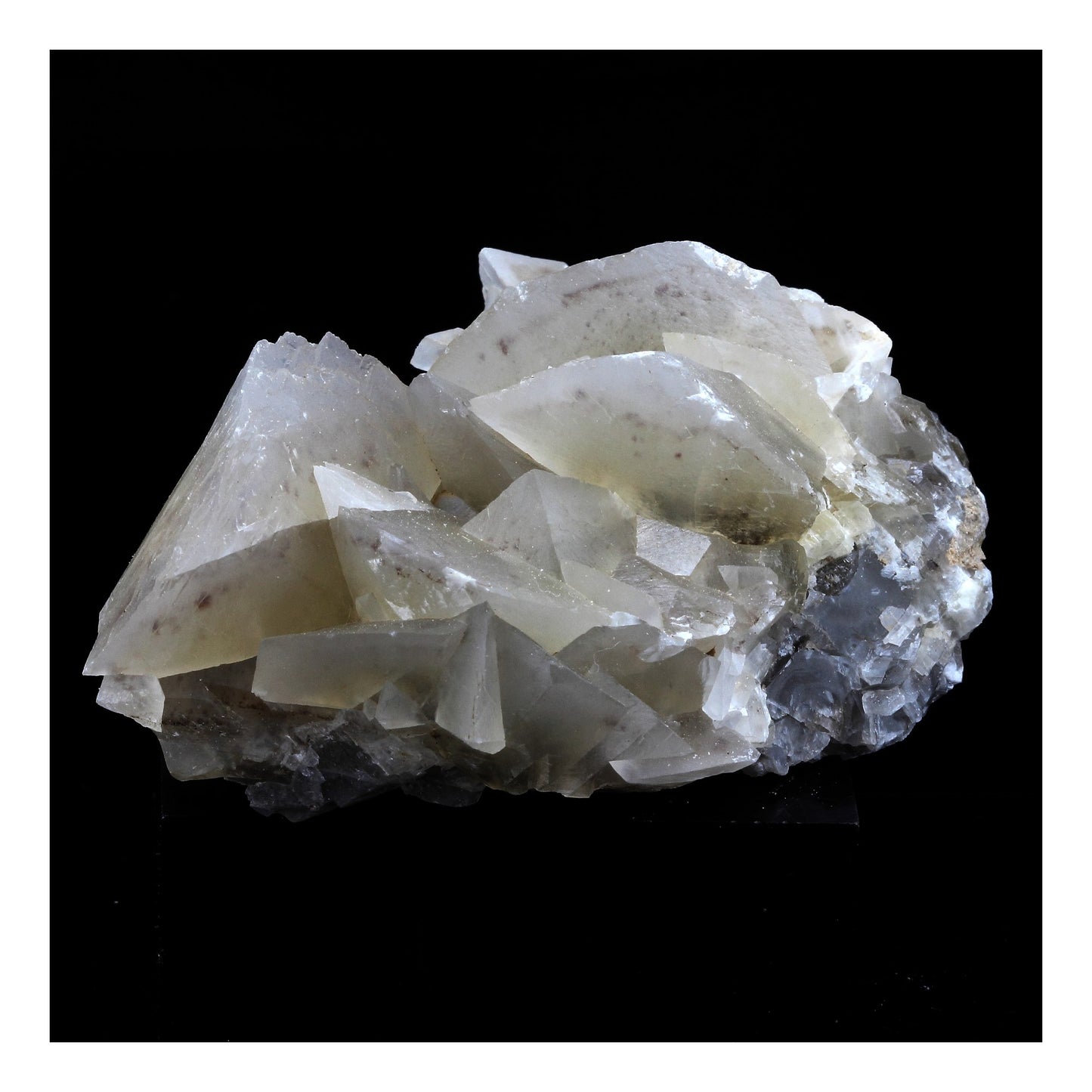 Calcite. 566.0 carats. Lamalou-les-Bains, Hérault, France