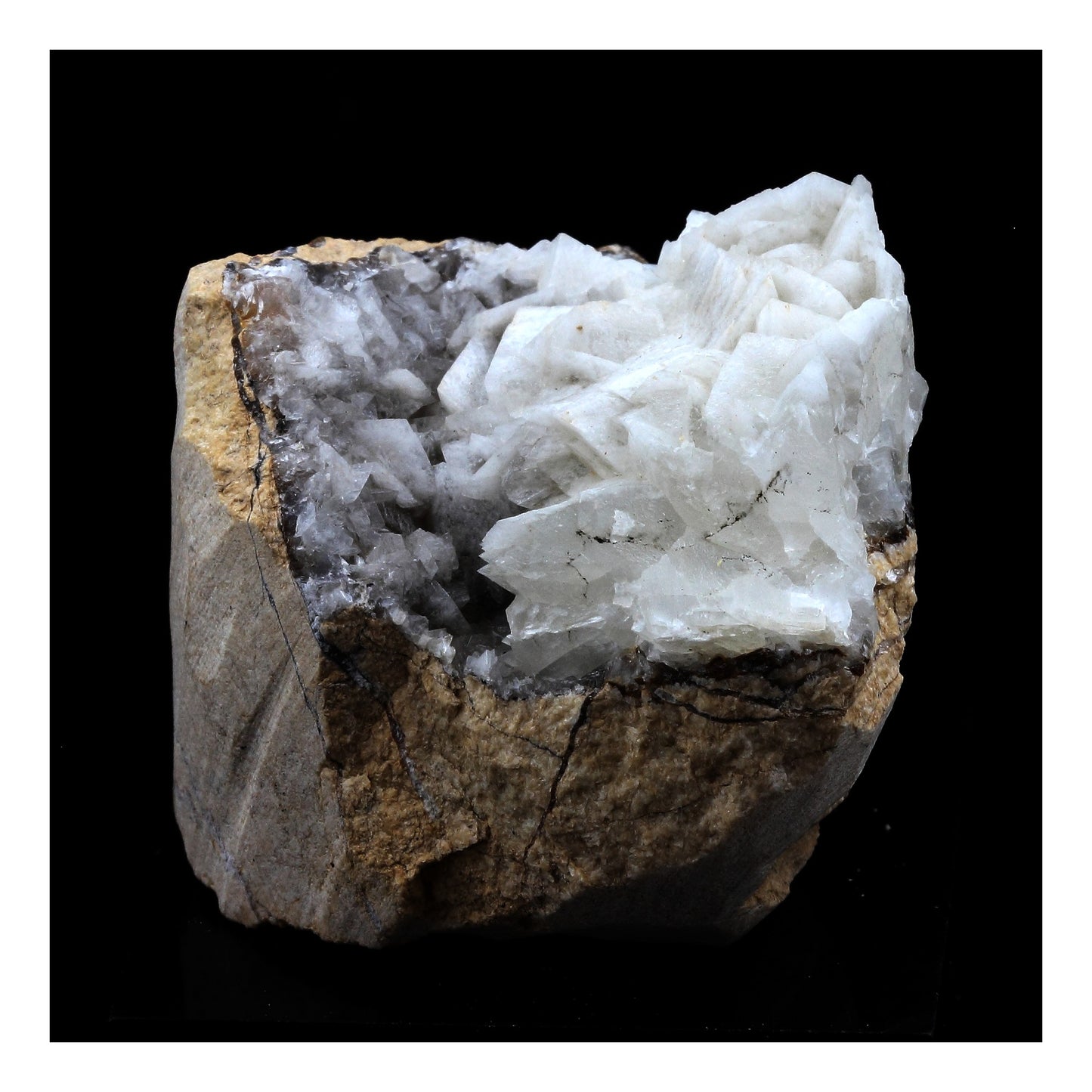 Calcite. 622.0 carats. Lamalou-les-Bains, Hérault, France