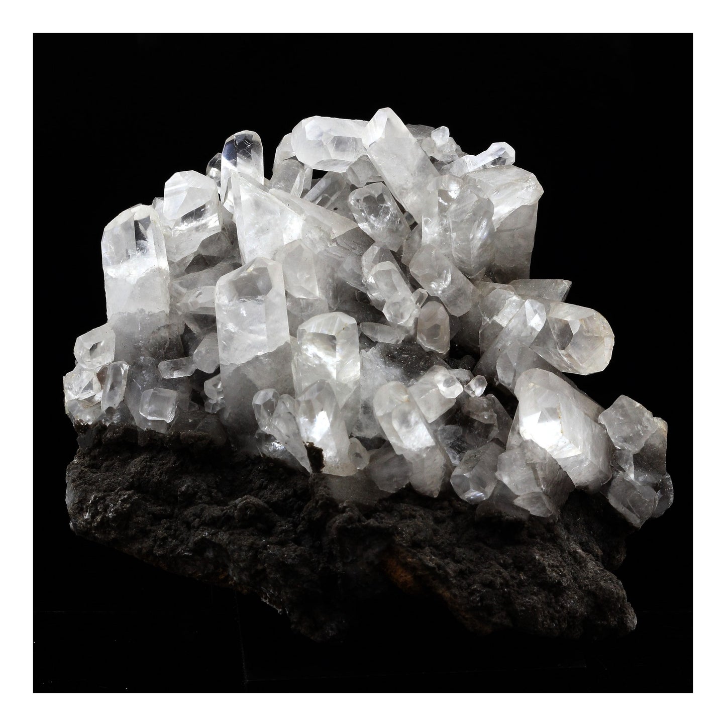 Calcite. 1130.0 carats. Bigrigg Mine, Egremont, Cumbria, Royaume-Uni