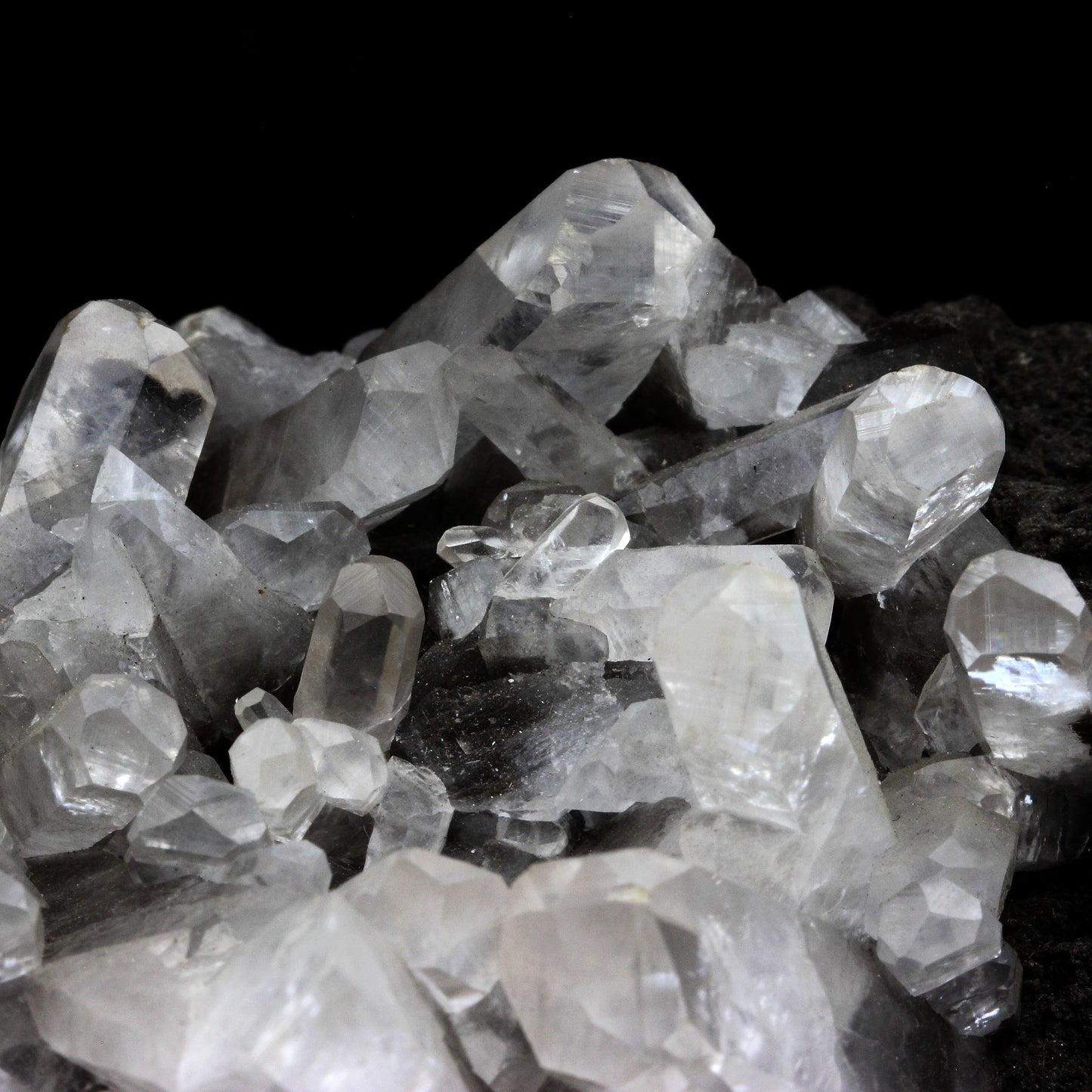 Calcite. 1130.0 carats. Bigrigg Mine, Egremont, Cumbria, Royaume-Uni