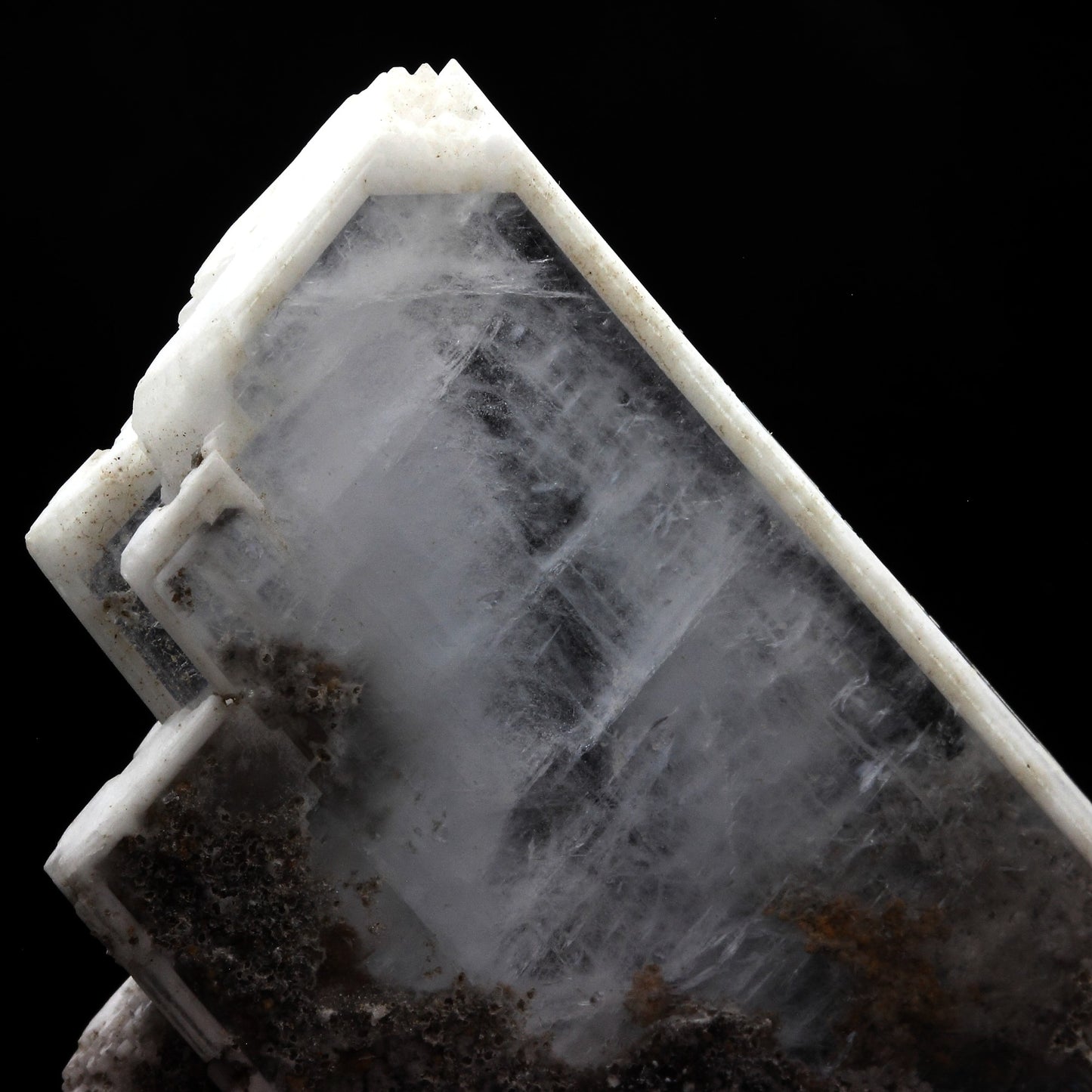 Baryte. 321.0 carats. La Mure, Isère, France