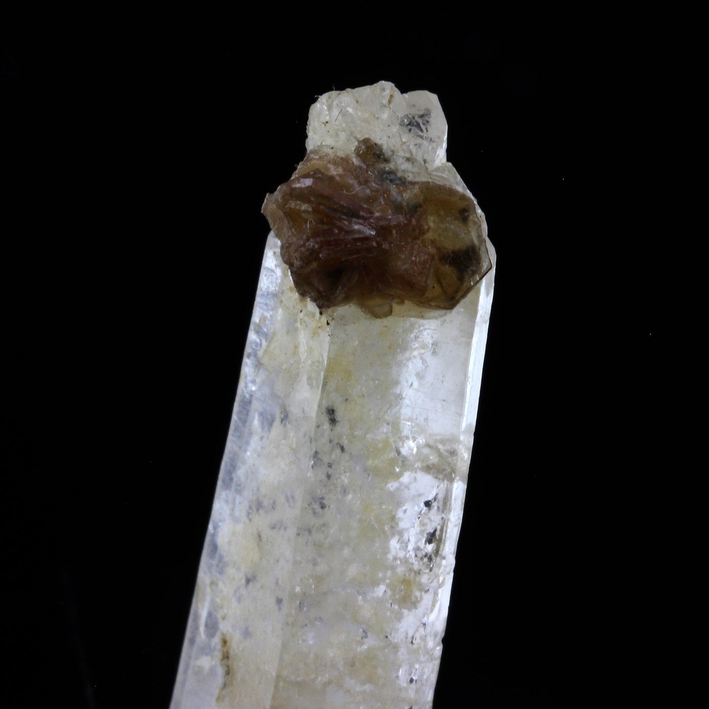 Bastnäsite + Quartz 21.0 carats en provenance de Trimouns Talc Mine, Luzenac, Ariège, Occitanie, France