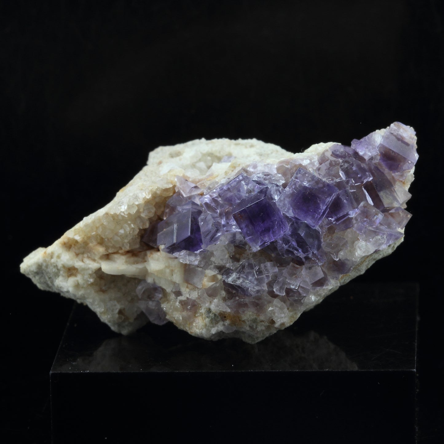 Fluorite + Quartz. 108.0 carats. La Cabaña, Berbes, Asturias, Espagne