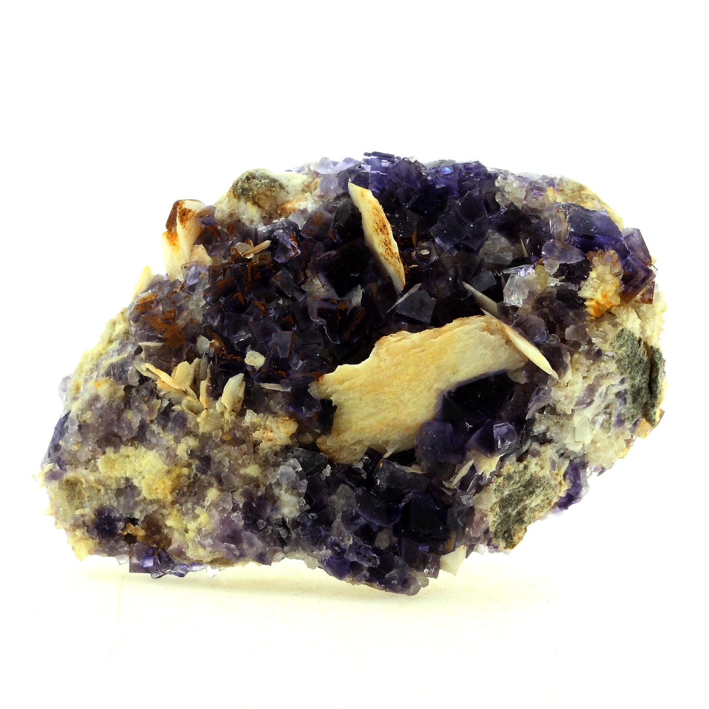 Fluorite + Baryte + Quartz. 673.0 carats. La Cabaña, Berbes, Asturias, Espagne