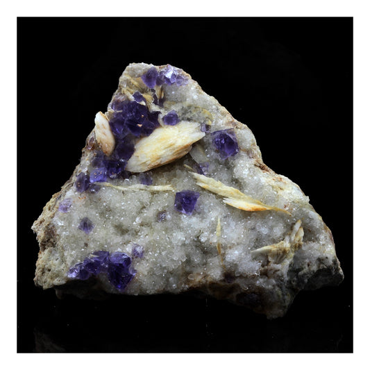 Fluorite + Baryte + Quartz. 994.0 carats. La Cabaña, Berbes, Asturias, Espagne