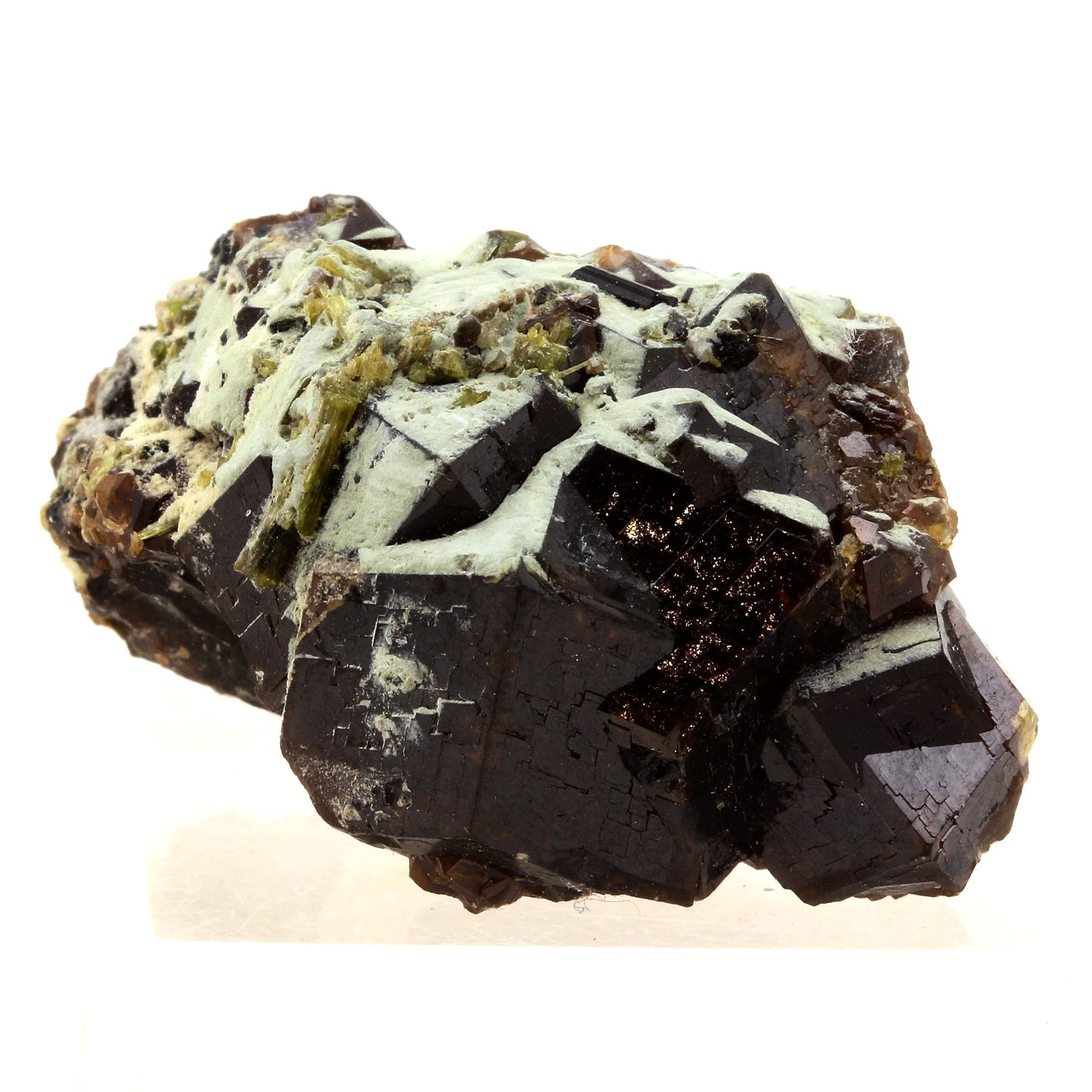 Grenat. 131.0 carats. Balochistan, Pakistan