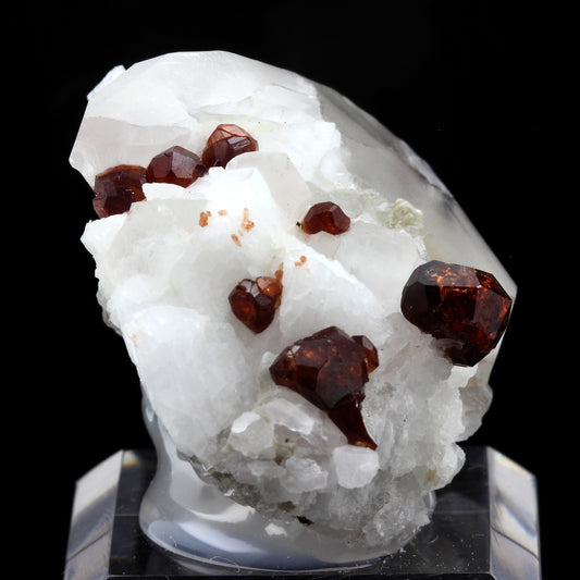 Orthoclase, Quartz, Grenat. 276.0 carats. Gilgit, Pakistan