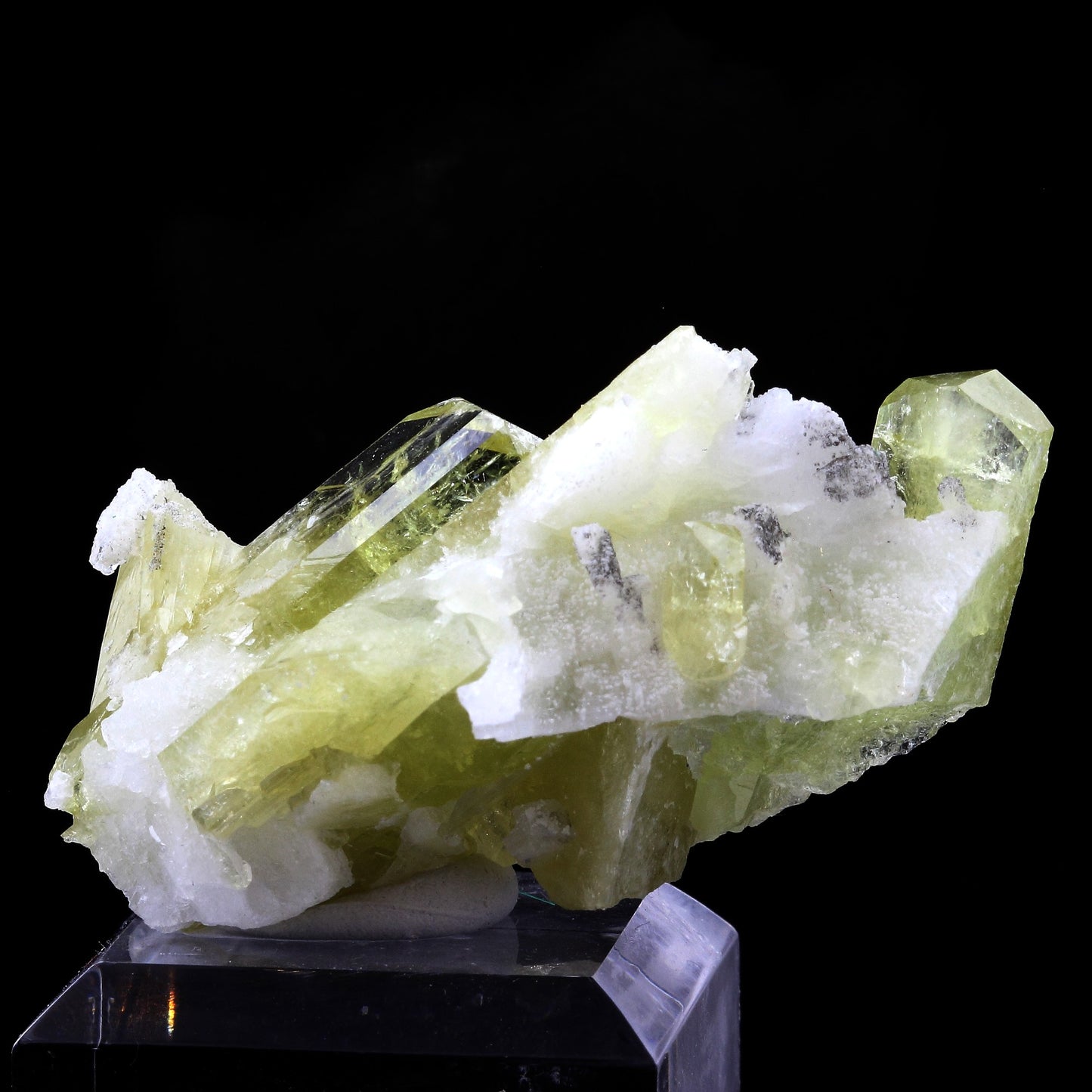 Brazilianite + Albite, 234.5 carats, Linópolis, Divino das Laranjeiras, Minas Gerais, Brésil