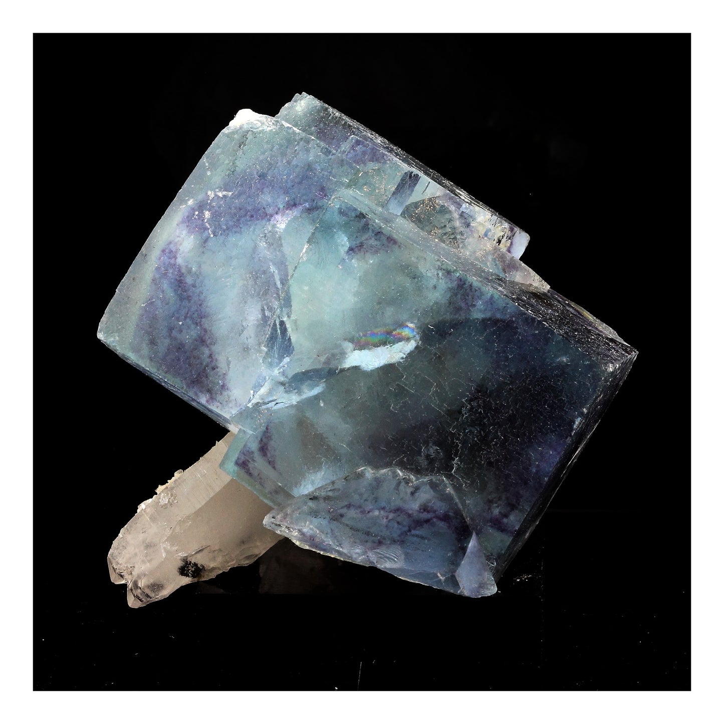 Fluorite + Quartz. 2034.0 carats. Taolin Mine, Linxiang, Hunan, Chine