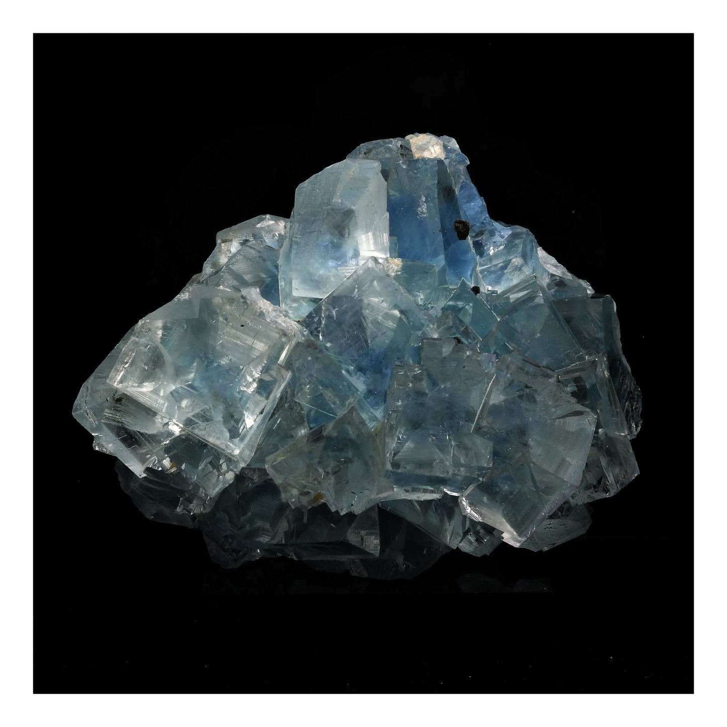 Fluorite. 1544.0 carats. Le Fraysse area, Tarn, Occitanie, France.