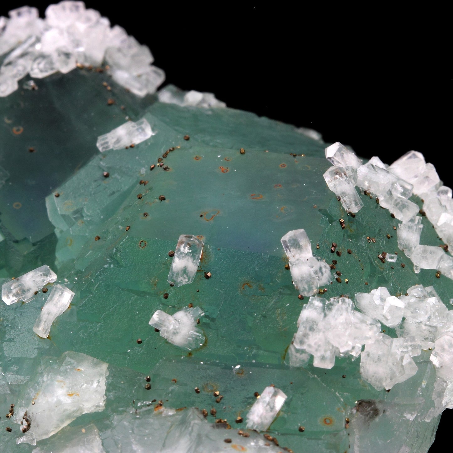 Fluorite. 1158.0 carats. Chine