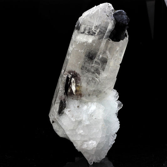 Cleavelandite + Tourmaline + Lepidolite. 1640.0 carats. Pederneira mine, Minas Gerais, Bresil