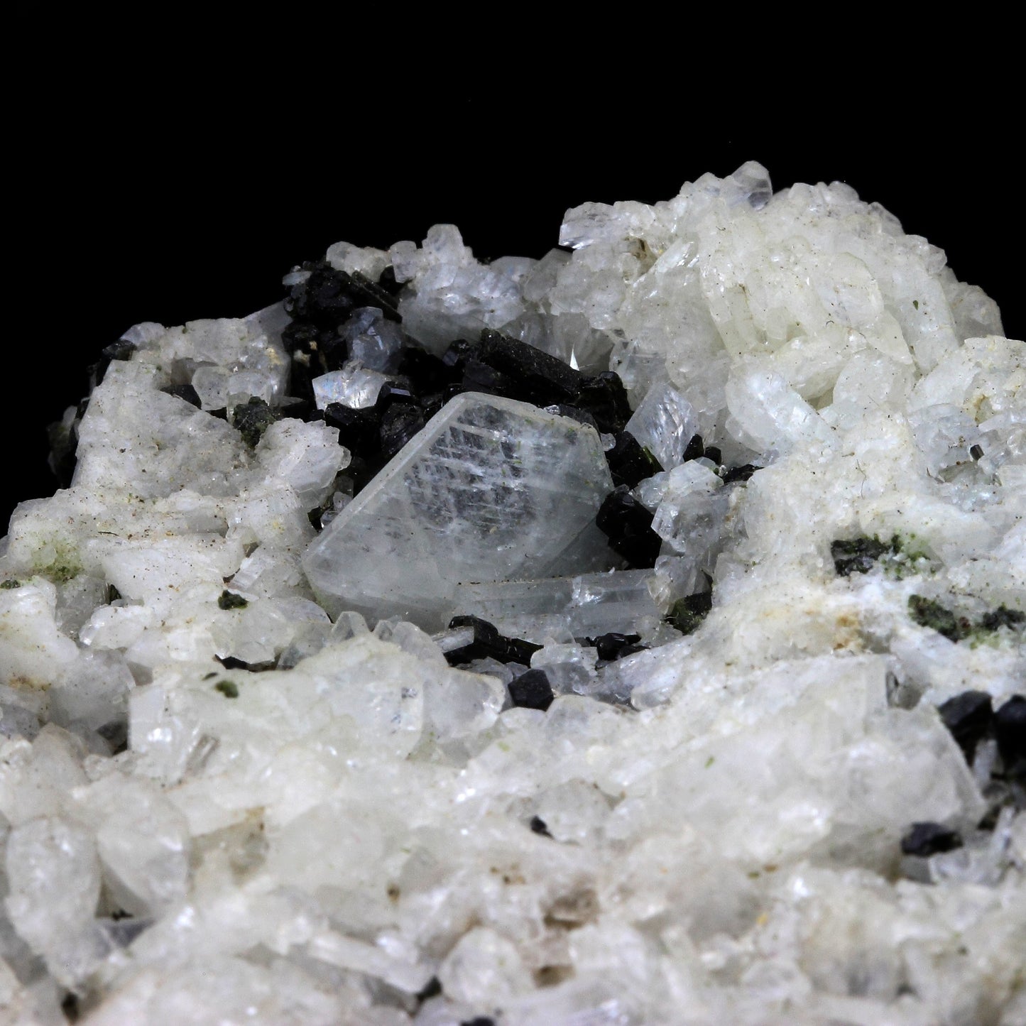 Albite + Epidote, 515.0 carats, Deux Alpes, Oisans, Isère, Auvergne-Rhône-Alpes, France