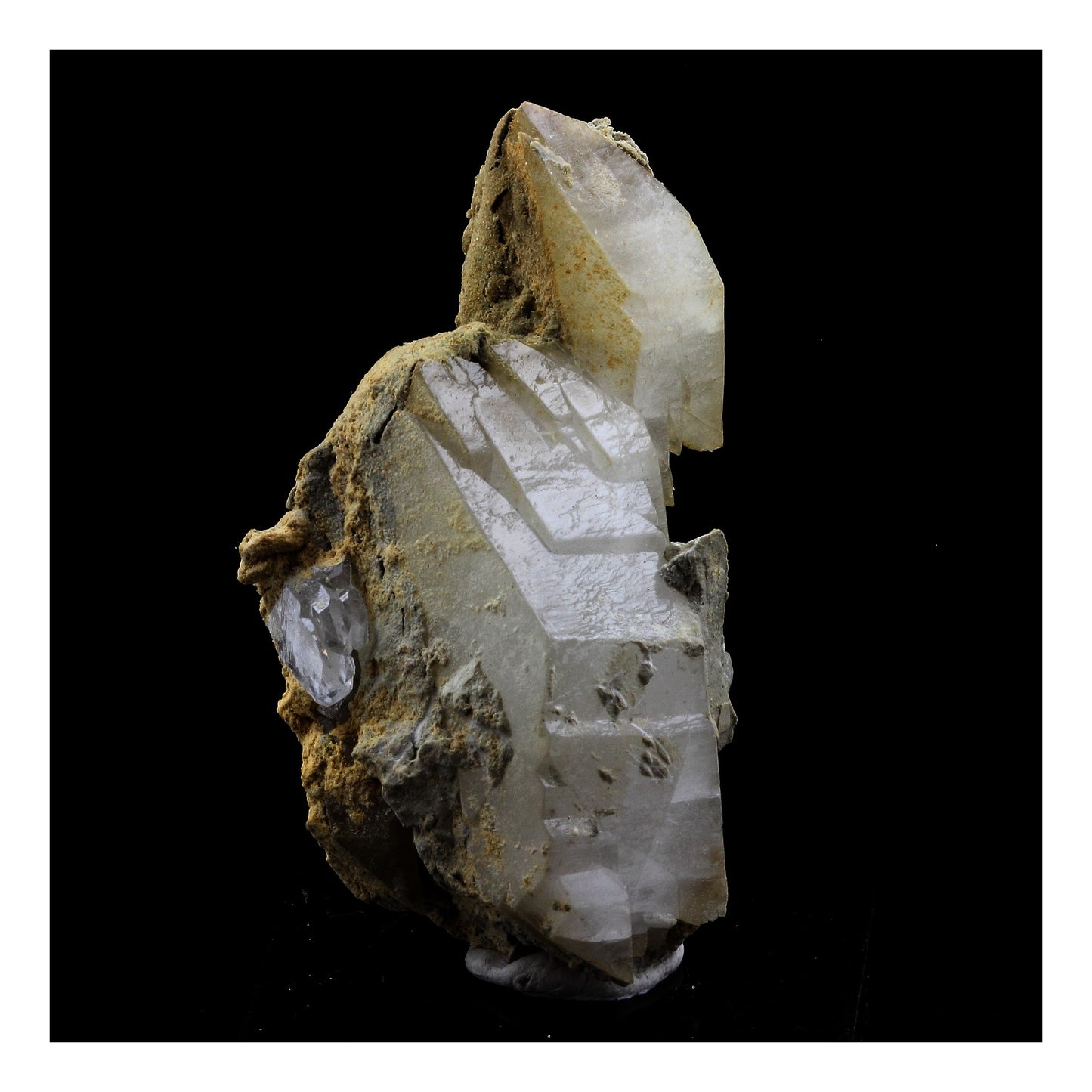 Quartz + Calcite. 345.0 carats. Le Noirey, Saint-Jean-de-Maurienne, Savoie, France