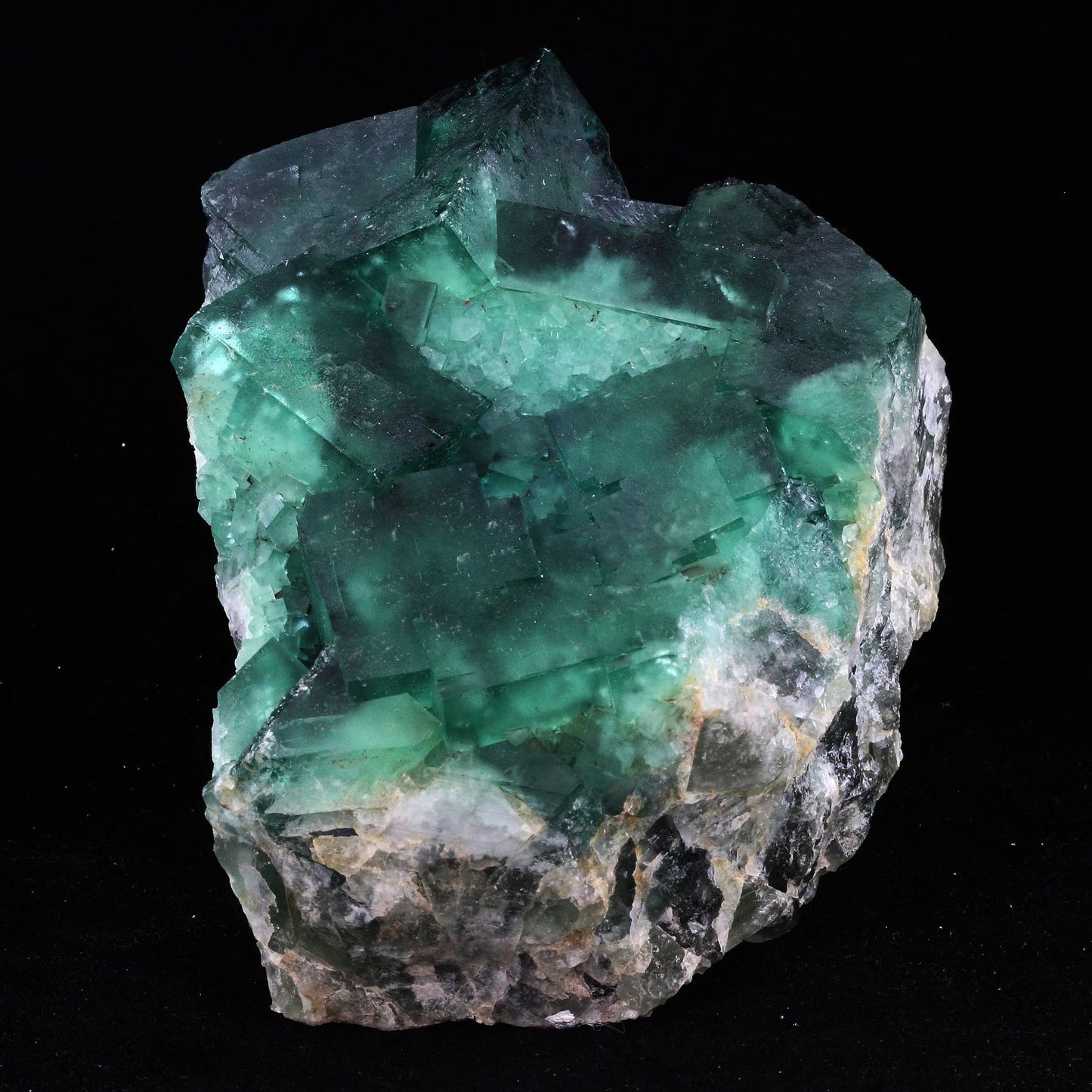 Fluorite. 3755.0 carats. Mandrosonoro, Madagascar
