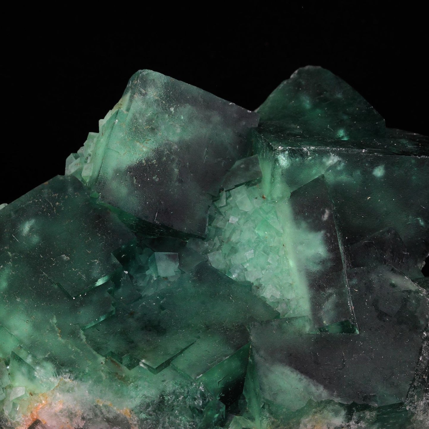 Fluorite. 3755.0 carats. Mandrosonoro, Madagascar