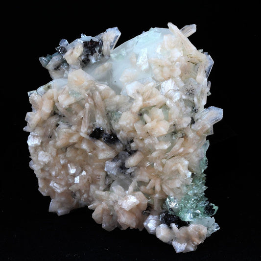 Apophyllite + Stilbite + Calcite. 2085.0 carats. En provenance de Wagholi, Pune, Maharashtra, Inde