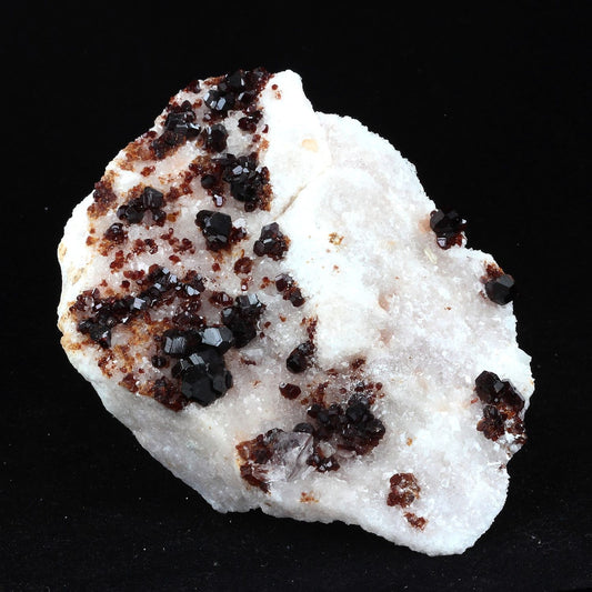 Uvite, Magnesite. 2263.0 carats. Brumado, Bahia, Brésil