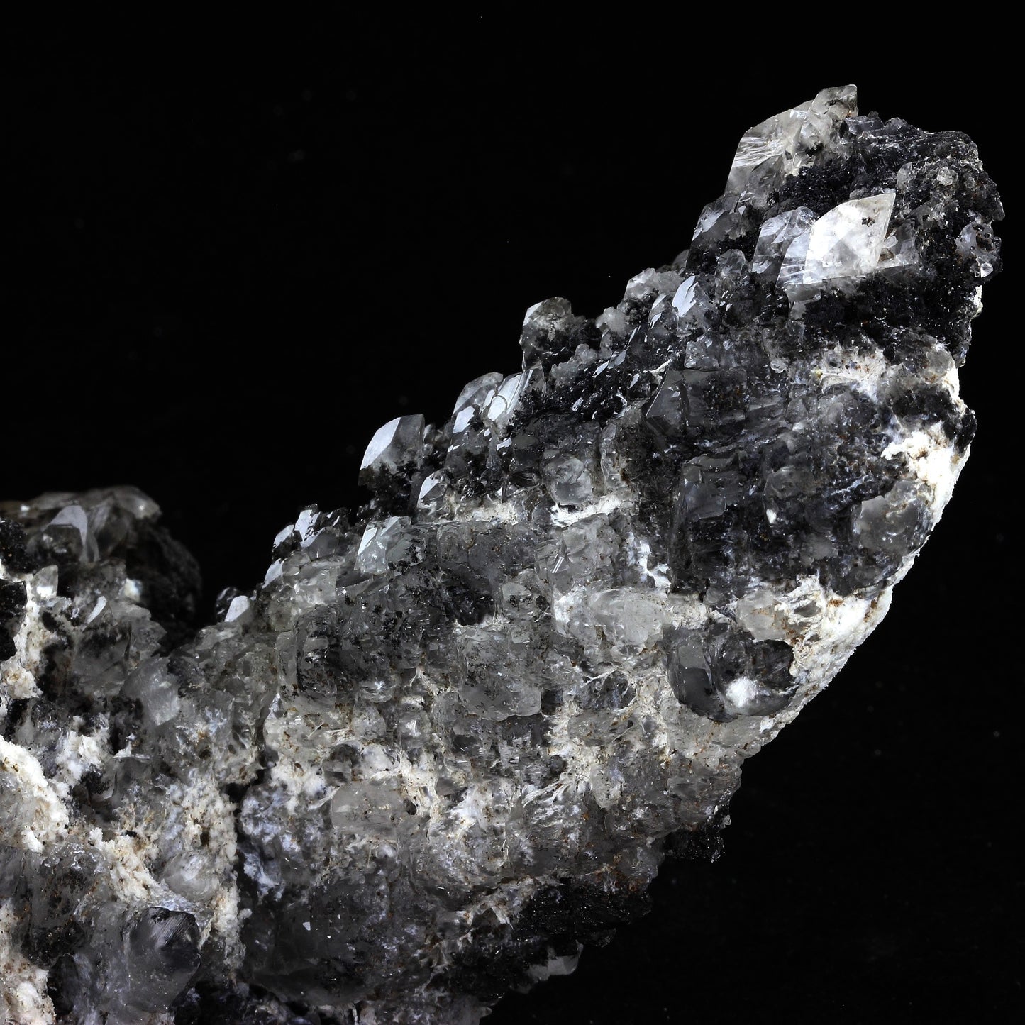 Calcite + Palygorskite + Romanechite. 2797.0 carats. Palmarejo Mine, Chihuahua, Mexique