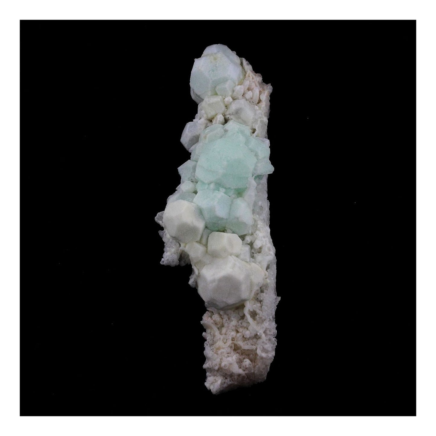 Fluorite + Quartz. 1009.0 carats. Deer Trail Mine, Cottonwood Creek, Piute Co., Utah, USA