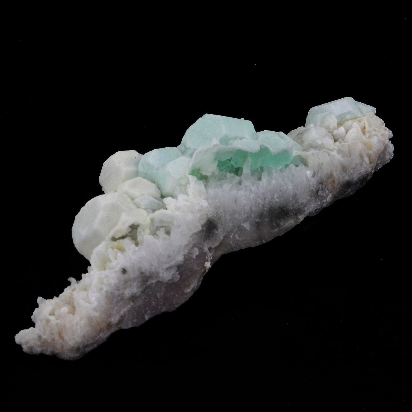 Fluorite + Quartz. 1009.0 carats. Deer Trail Mine, Cottonwood Creek, Piute Co., Utah, USA