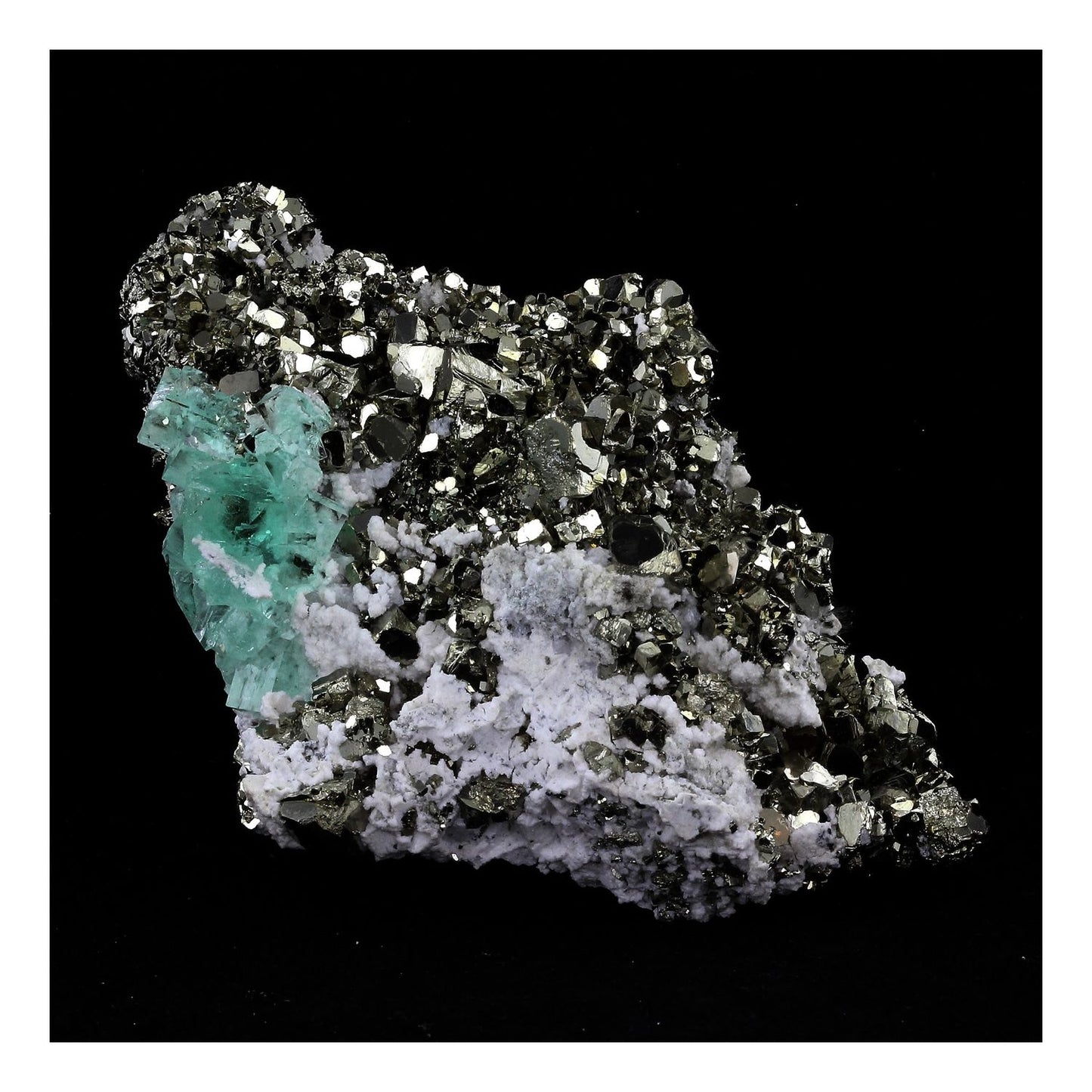 Pyrite + Fluorite. 2212.0 carats. Huanzala Mine, Huallanca, Pérou