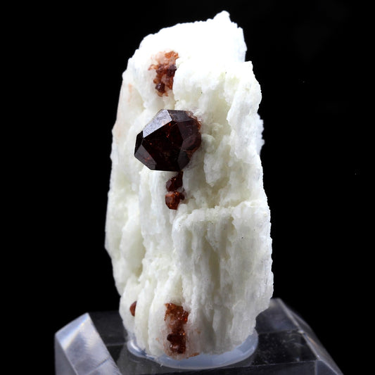 Grenat Spessartite + Orthose. 208.0 carats. Gilgit-Baltistan, Pakistan