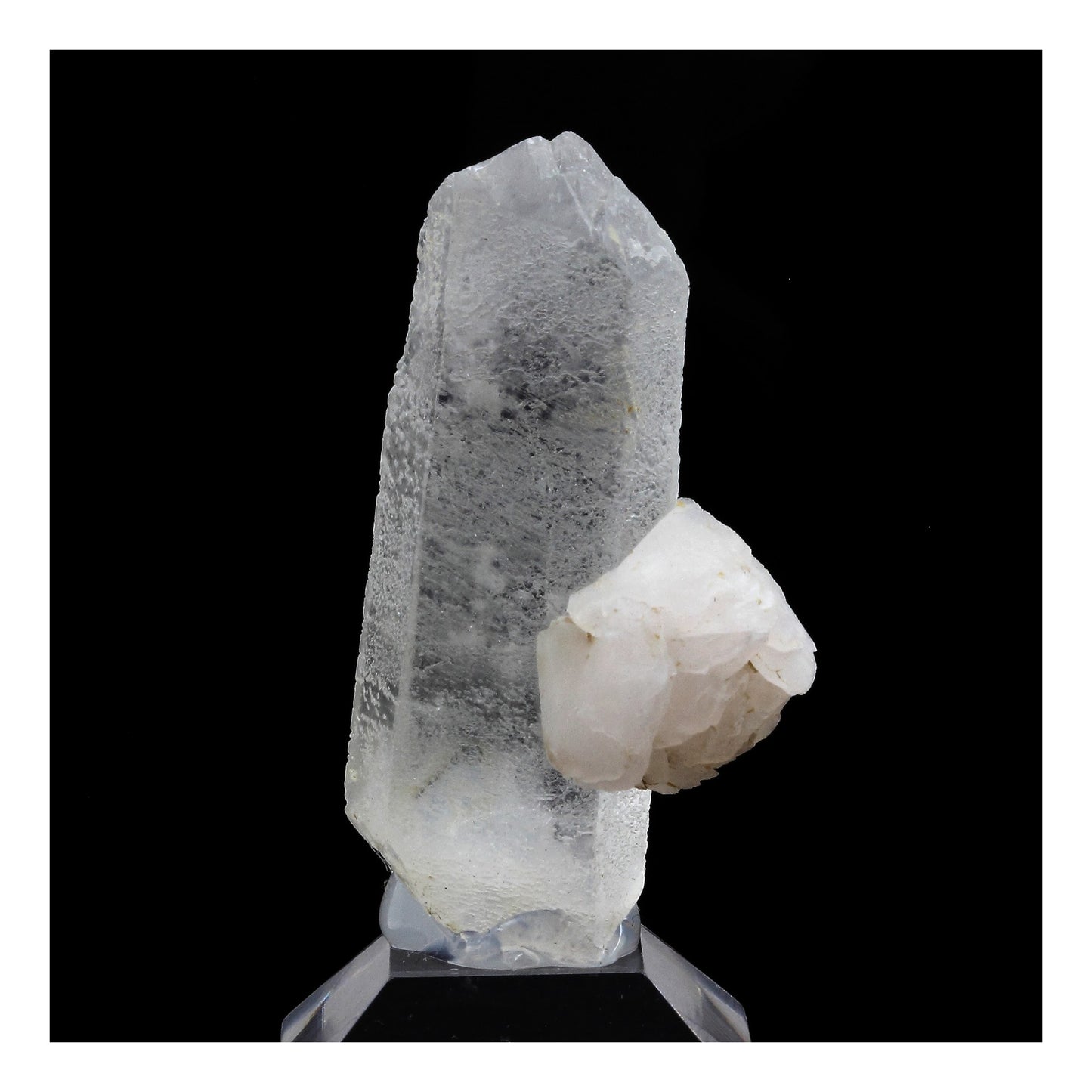 Calcite + Quartz. 133.0 carats. Chine