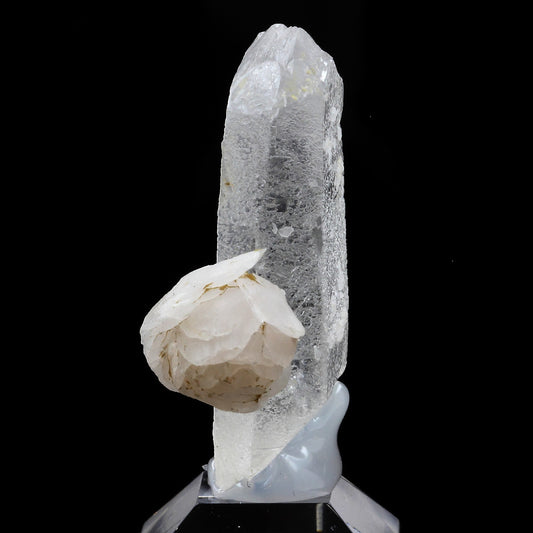 Calcite + Quartz. 133.0 carats. Chine