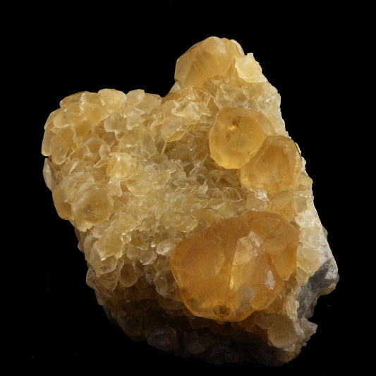 Calcite. 626.0 carats. La Sambre Quarry, Landelies, Belgique