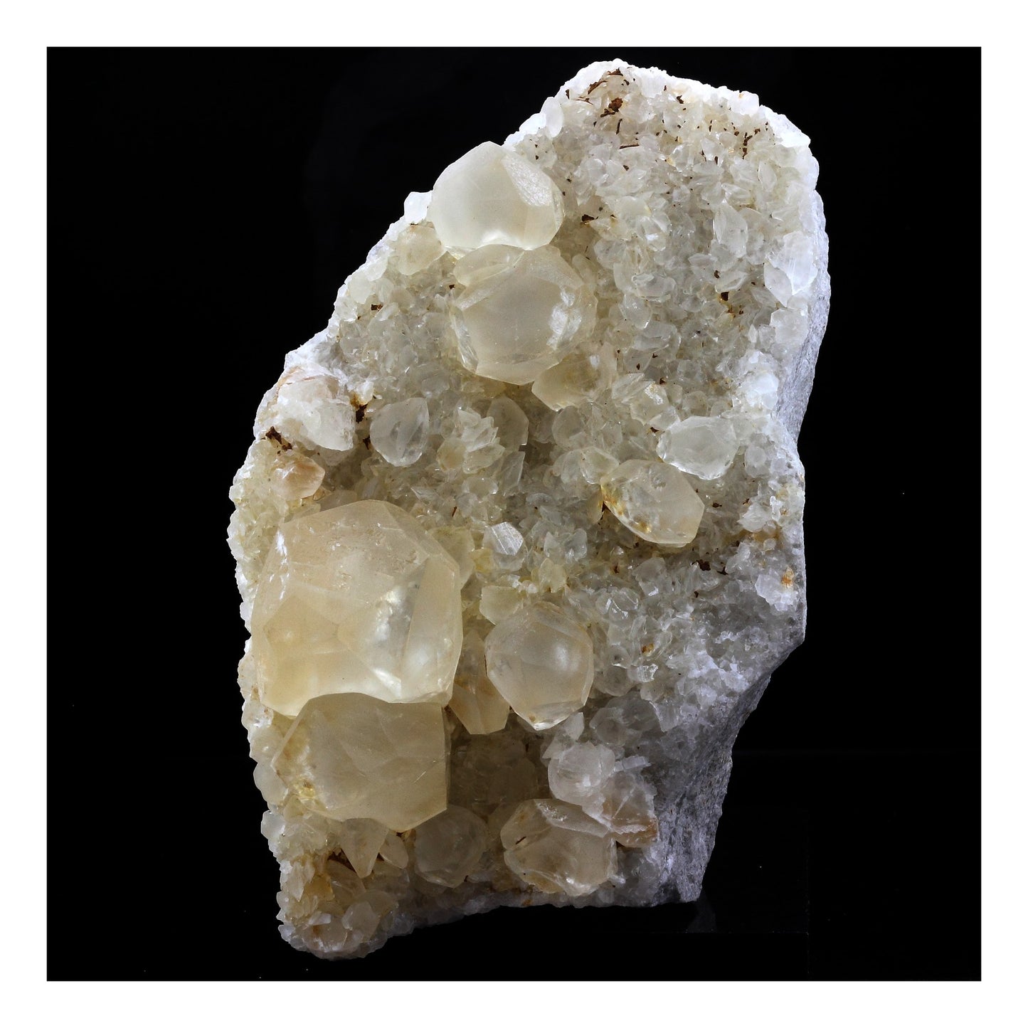 Calcite. 1864.0 carats. La Sambre Quarry, Landelies, Belgique