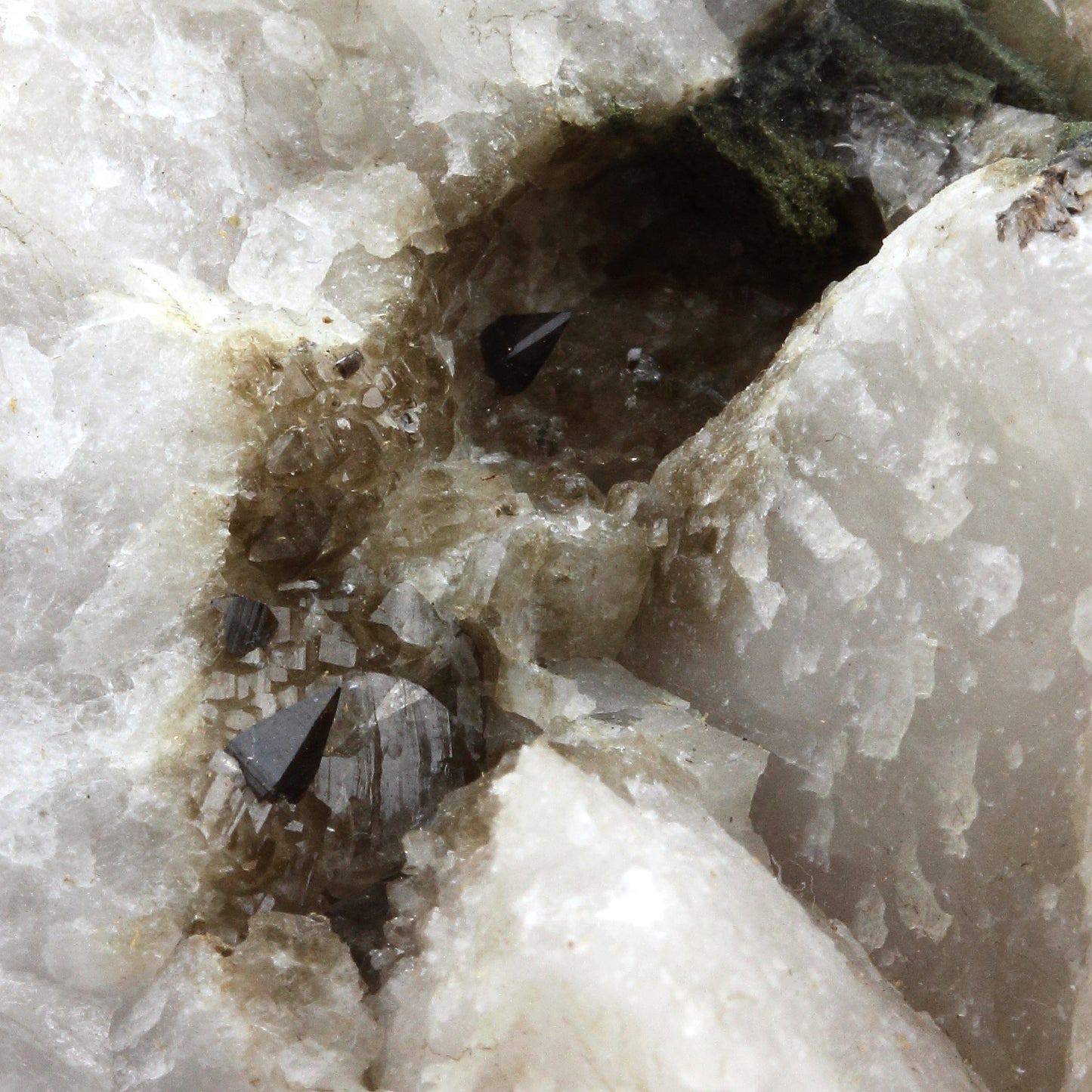 Anatase. 1477.0 carats. Vallée de La Maurienne, Savoie, France