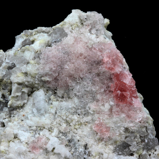 Fluorite rose sur Granite. 342.0 carats. Massif du Mont-Blanc, Haute-Savoie, France