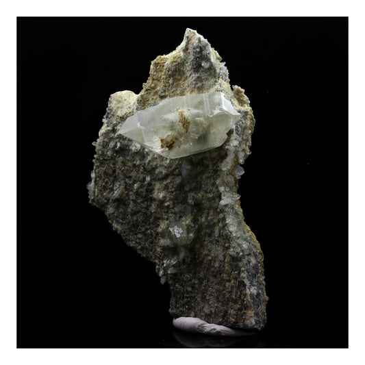 Quartz Biterminé à inclusions de Byssolite. 252.0 carats. La Rampe des Commères, Le Bourg-d'Oisans, Isère, Auvergne-Rhône-Alpes, France