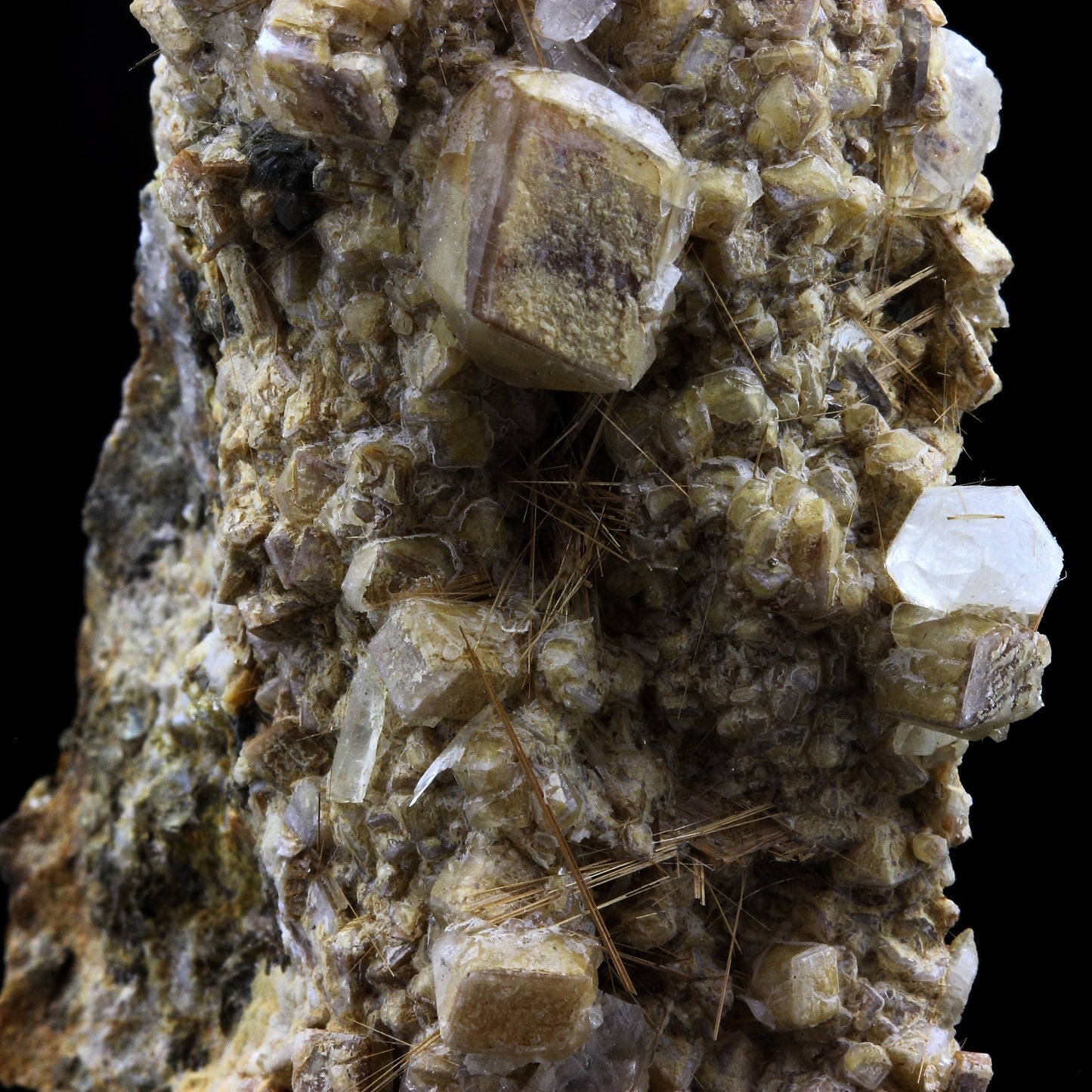 Rutile, Calcite. 682.0 carats. Reckingen, Valais, Suisse
