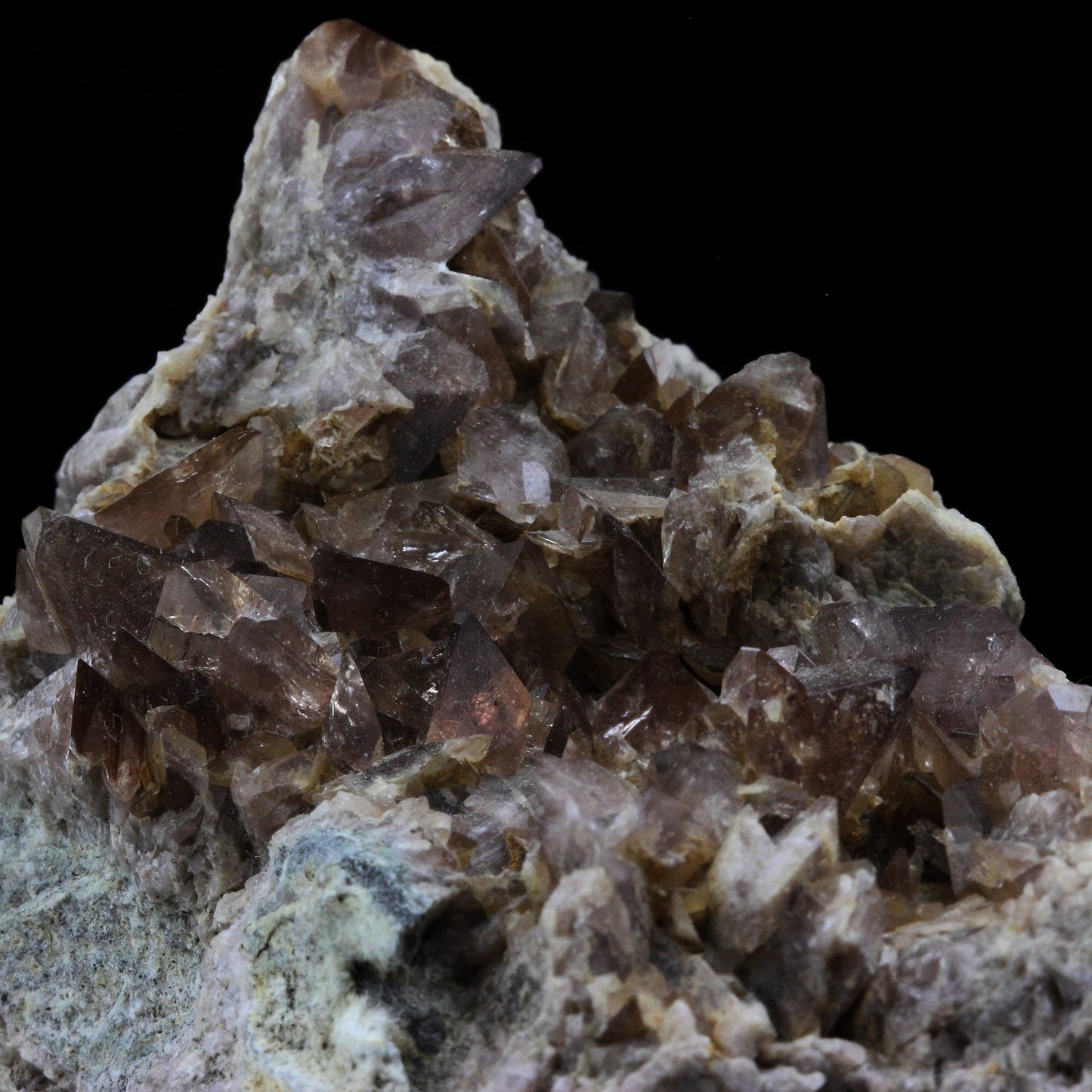Axinite. 1135.0 carats. Chamrousse, Belledonne, Isère, France