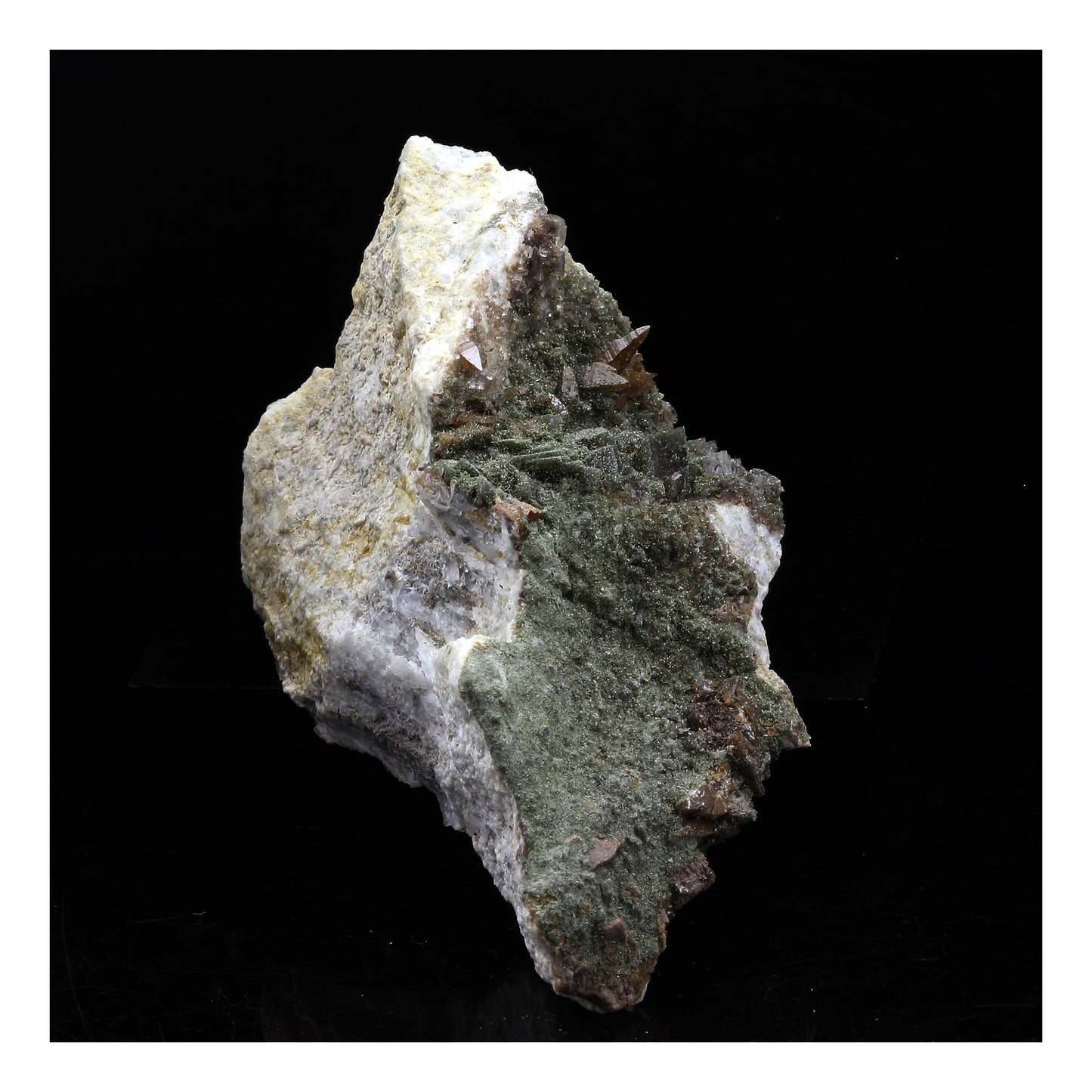 Anatase. Entre Deux Roches, Massif de la Lauzière, France