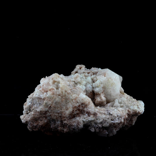 Analcime. 179.0 carats. L'Hermie, Saint-Parthem, France