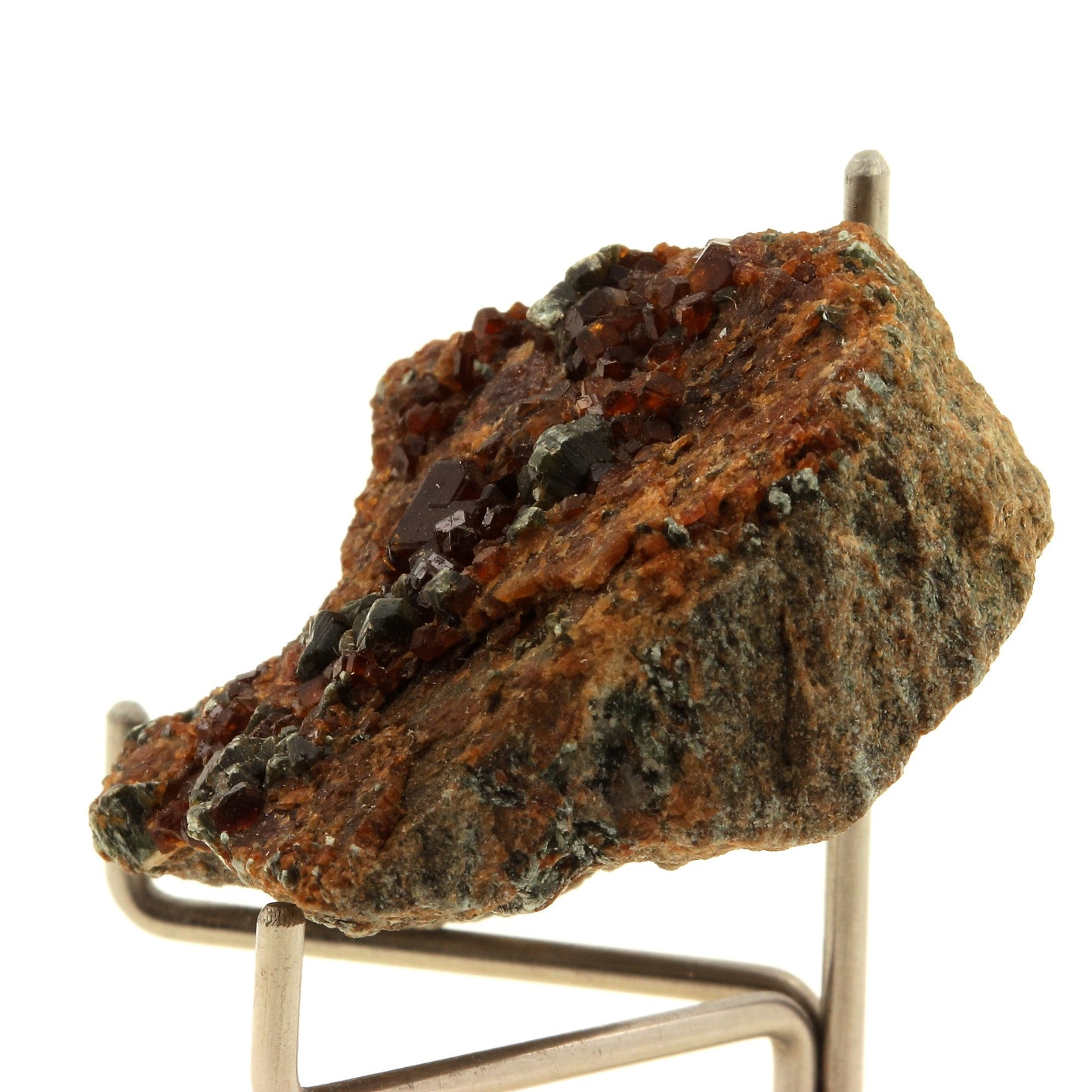 Hessonite + Chlorite. 115.0 carats. Bellecombe, Châtillon, Italie