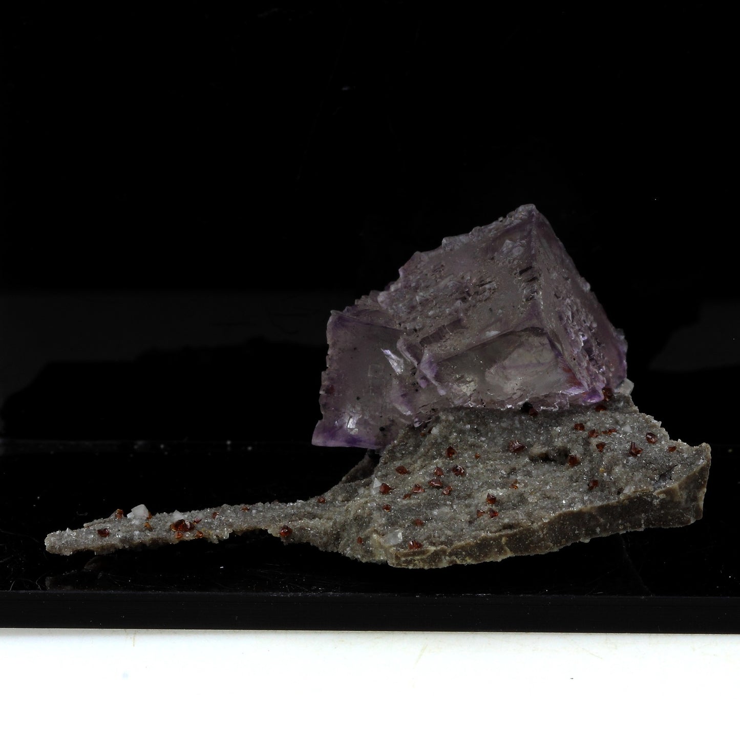 Fluorite + Sphalérite. 229.0 carats. Tri-State Mine, USA