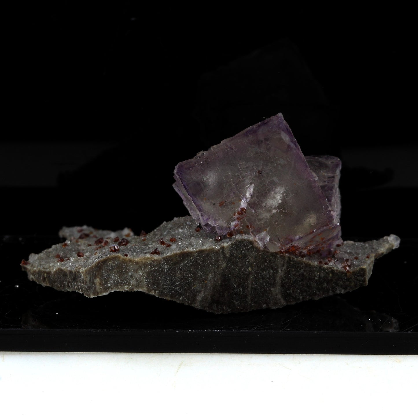 Fluorite + Sphalérite. 229.0 carats. Tri-State Mine, USA