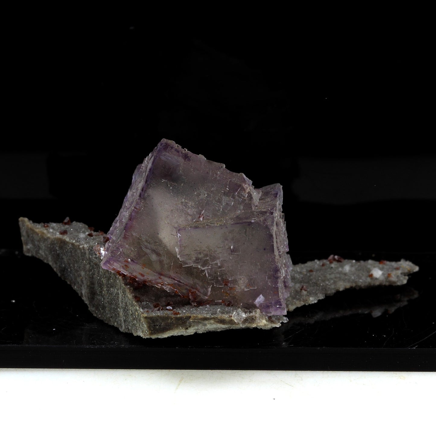Fluorite + Sphalérite. 229.0 carats. Tri-State Mine, USA