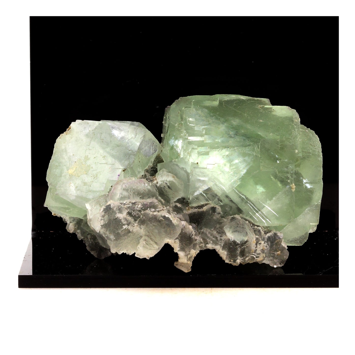 Fluorite. 1279.0 carats. Xianghuapu Mine, Chenzhou, Chine