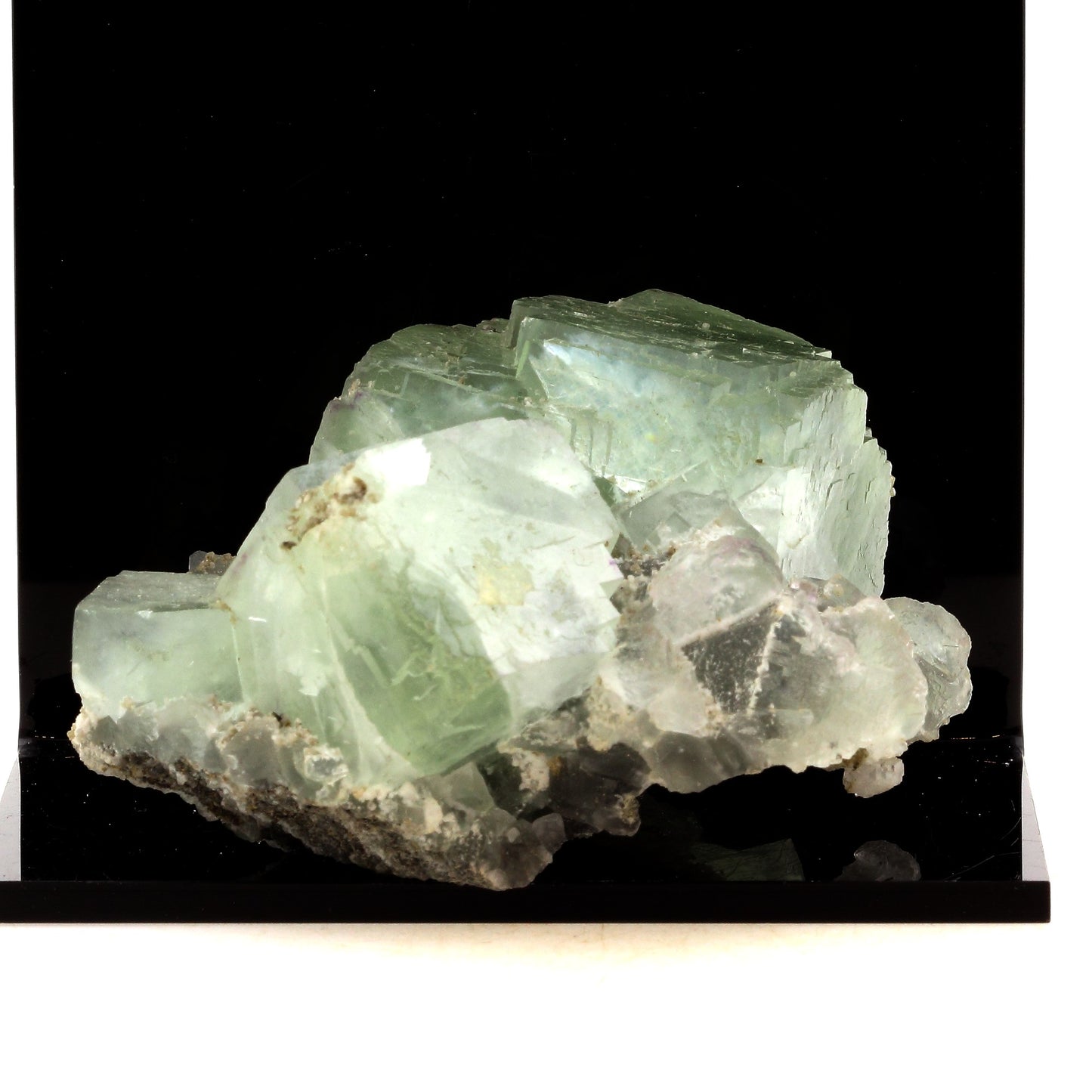 Fluorite. 1279.0 carats. Xianghuapu Mine, Chenzhou, Chine
