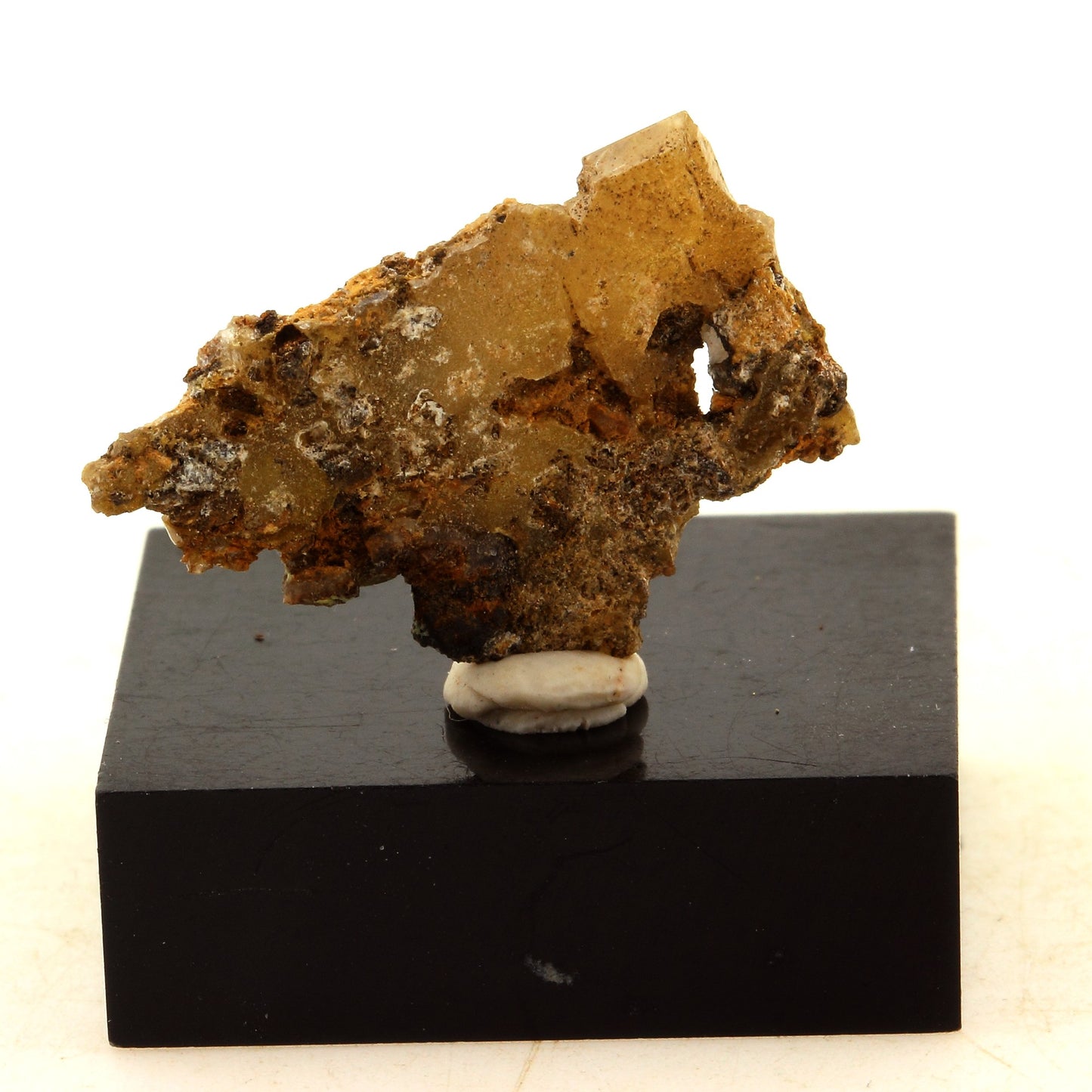 Stolzite. 16.0 carats. Sainte Lucie, Lozère, France