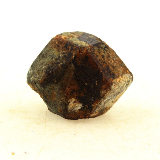 Grenat Almandin. 76.0 carats. Collobrières, Var, France